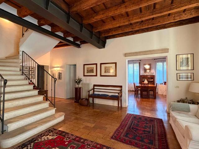 Villa Indipendente in vendita a Carrara San Giorgio, Veneto