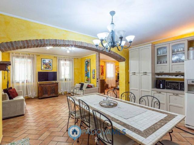 Villa Indipendente in vendita a Carrara San Giorgio, Veneto