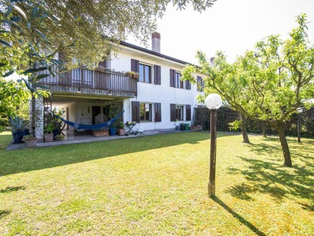 Villa Indipendente in vendita a Carrara San Giorgio, Veneto