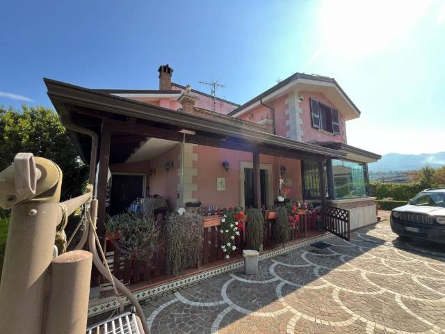Villa Indipendente in vendita a Dugenta, Campania