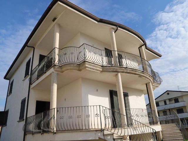 Villa Indipendente in vendita a Dugenta, Campania