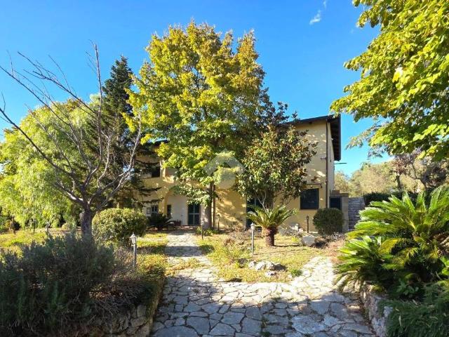 Villa Indipendente in vendita a Dugenta, Campania