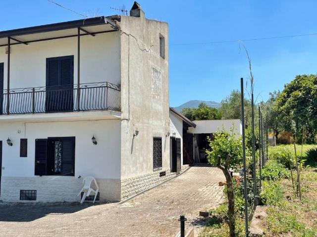 Villa Indipendente in vendita a Dugenta, Campania