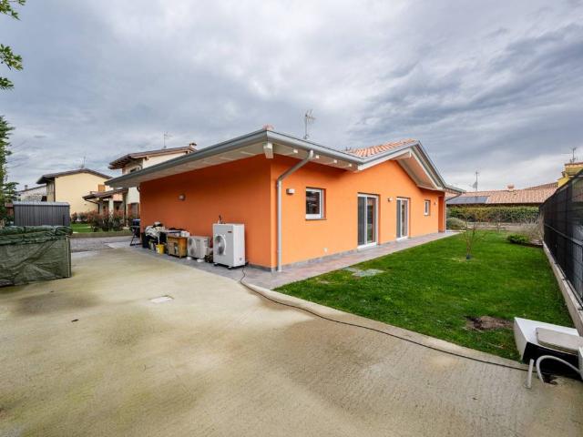 Villa Indipendente in vendita a Aurisina, Friuli-Venezia Giulia