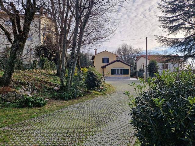 Villa Indipendente in vendita a Visogliano / Vižovlje, Aurisina