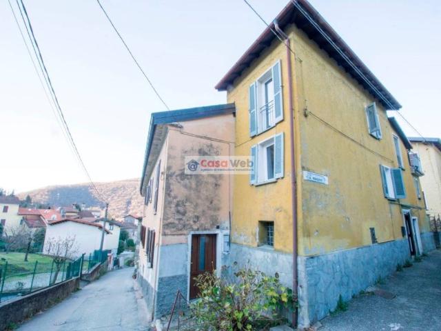 Villa Indipendente in vendita a Comunità Montana Valli del Verbano, Dumenza
