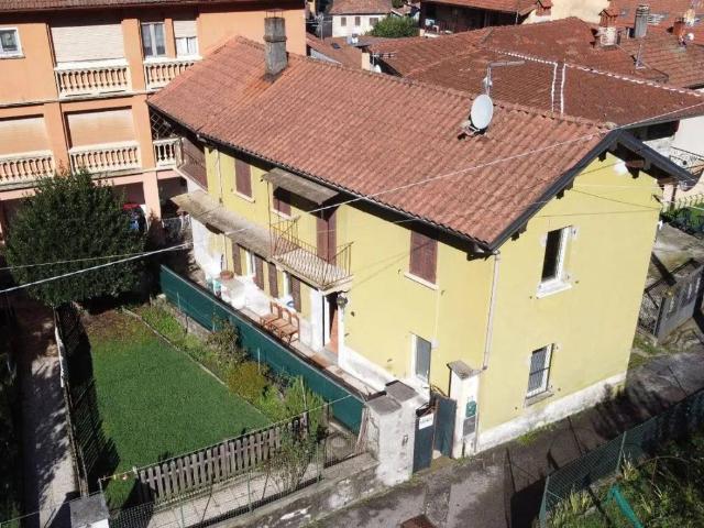 Villa Indipendente in vendita a Trezzino, Dumenza