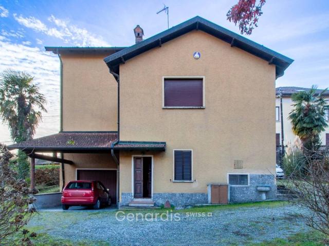 Villa Indipendente in vendita a Comunità Montana Valli del Verbano, Dumenza