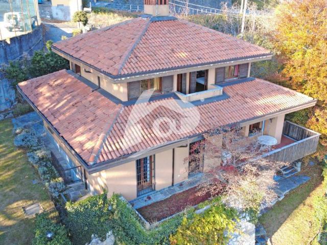 Villa Indipendente in vendita a Comunità Montana Valli del Verbano, Duno