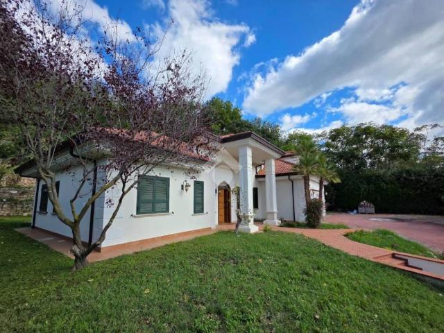 Villa Indipendente in vendita a Durazzano, Campania