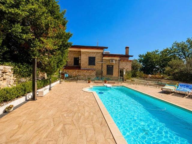 Villa Indipendente in vendita a Durazzano, Campania
