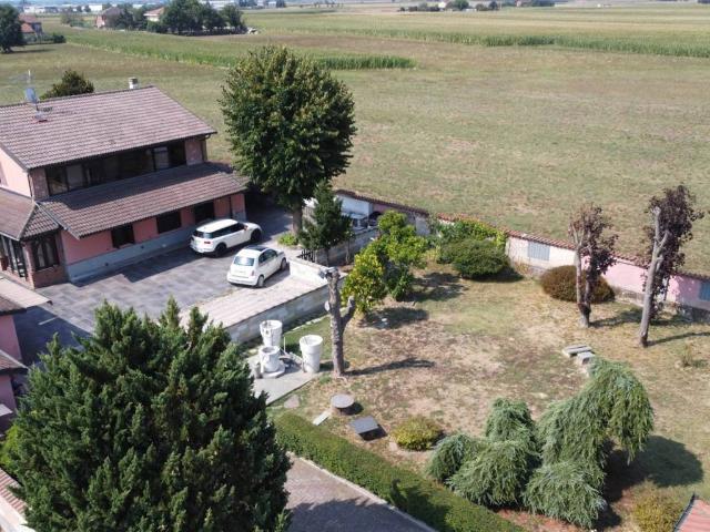 Villa Indipendente in vendita a Piemonte, Asti