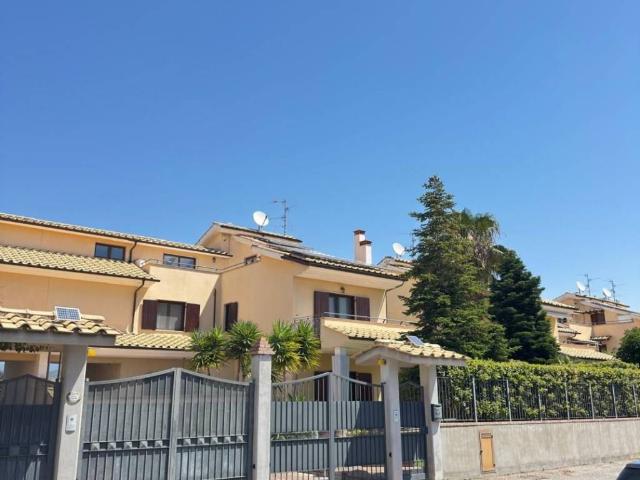 Villa Indipendente in vendita a Eboli, Campania