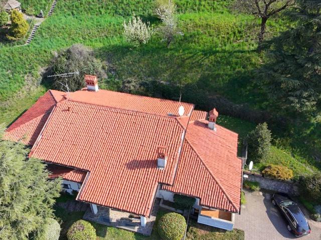 Villa Indipendente in vendita a Ello, Lombardia