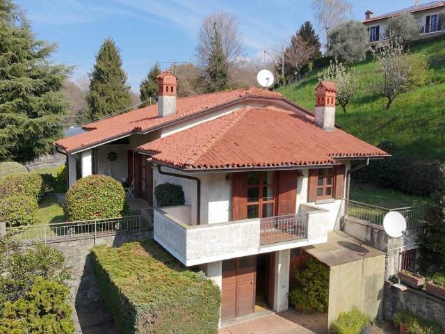 Villa Indipendente in vendita a Ello, Lombardia