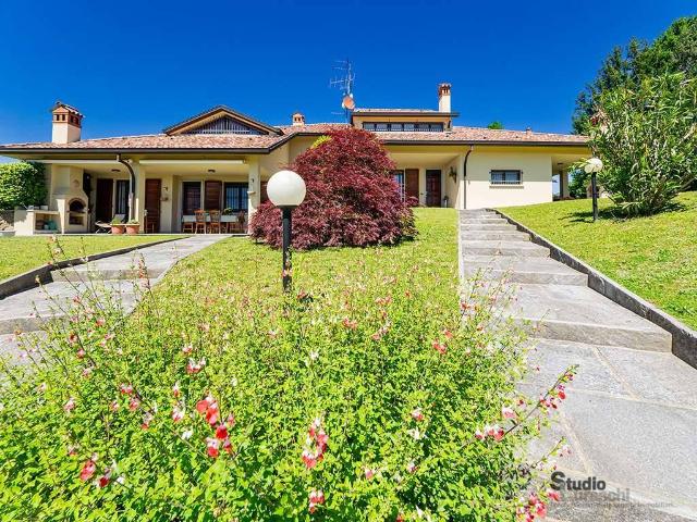 Villa Indipendente in vendita a Ello, Lombardia