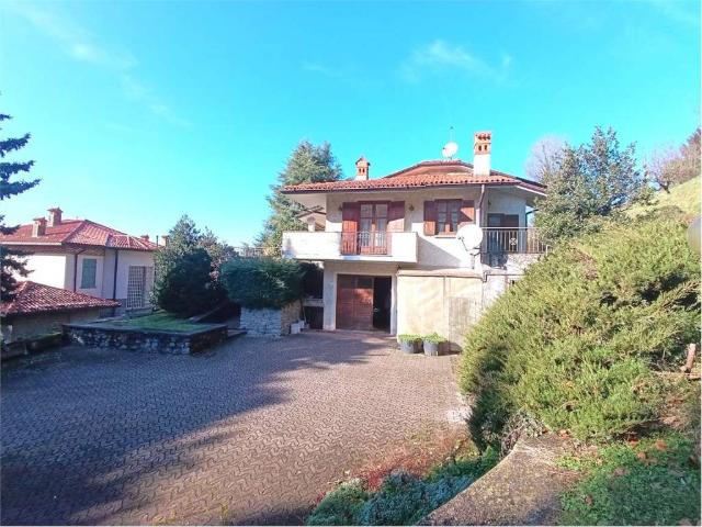 Villa Indipendente in vendita a Ello, Lombardia