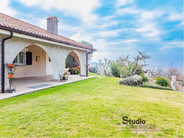 Villa Indipendente in vendita a Ello, Lombardia