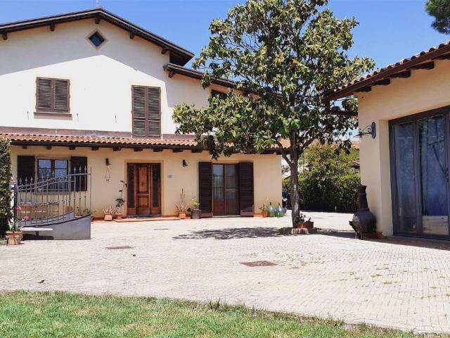 Villa Indipendente in vendita a Unione dei Comuni Circondario dell'Empolese Valdelsa, Empoli