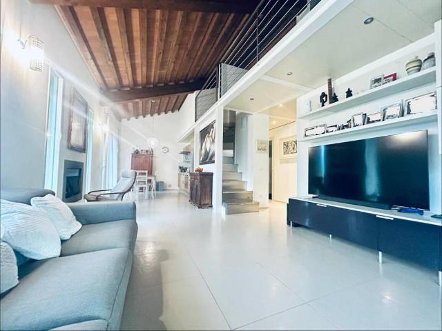 Villa Indipendente in vendita a Unione dei Comuni Circondario dell'Empolese Valdelsa, Empoli