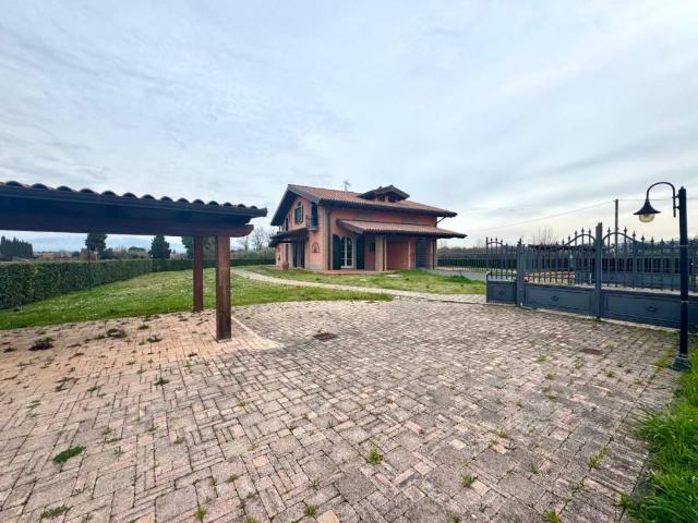 Villa Indipendente in vendita a Unione dei Comuni Circondario dell'Empolese Valdelsa, Empoli