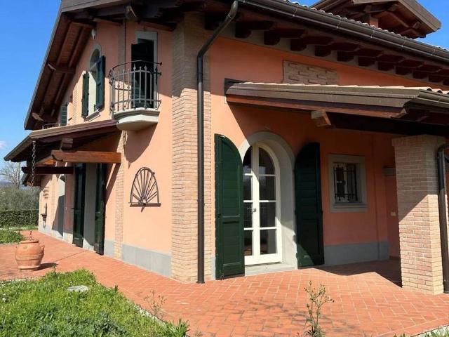 Villa Indipendente in vendita a Unione dei Comuni Circondario dell'Empolese Valdelsa, Empoli