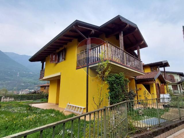 Villa Indipendente in vendita a Tironega, Endine Gaiano