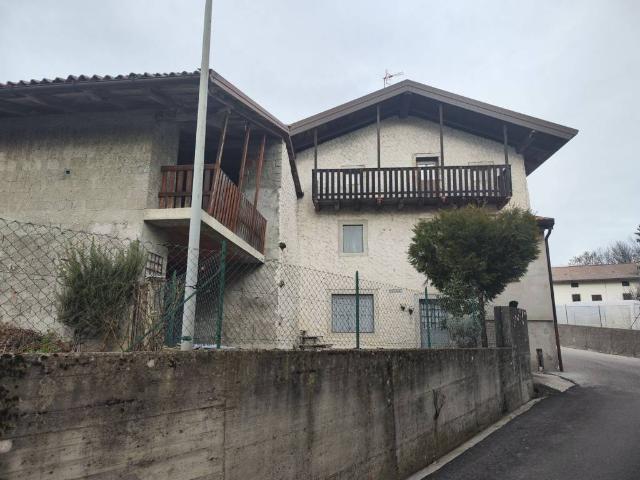 Villa Indipendente in vendita a Enemonzo, Friuli-Venezia Giulia
