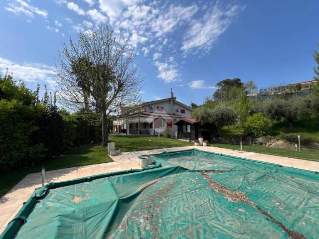 Villa Indipendente in vendita a Enna, Sicilia