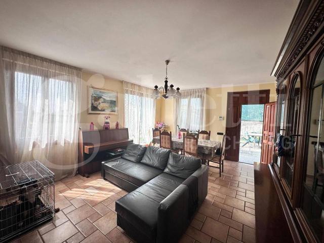 Villa Indipendente in vendita a Buccinigo, Erba