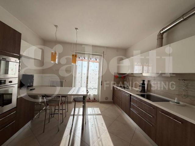 Villa Indipendente in vendita a Buccinigo, Erba