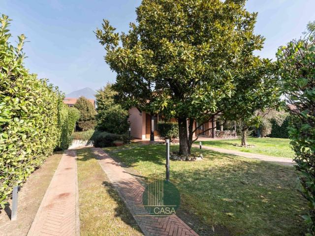 Villa Indipendente in vendita a Carpesino, Erba