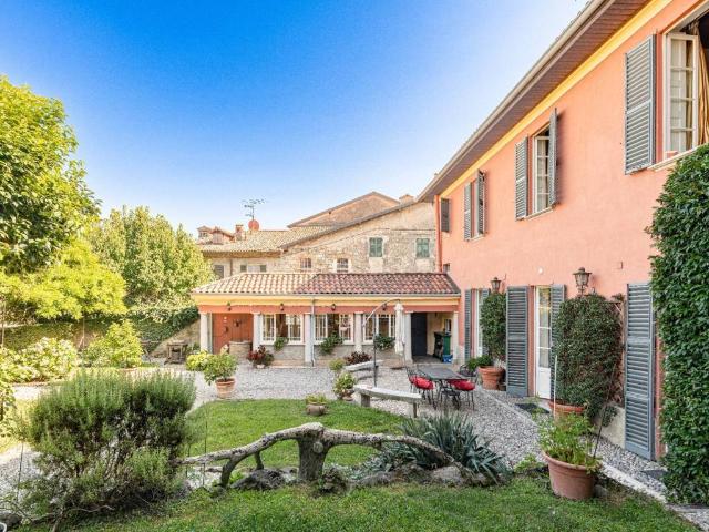 Villa Indipendente in vendita a Crevenna, Erba
