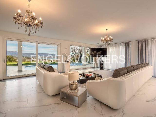 Villa Indipendente in vendita a Crevenna, Erba