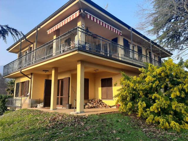 Villa Indipendente in vendita a Cassina Mariaga, Erba