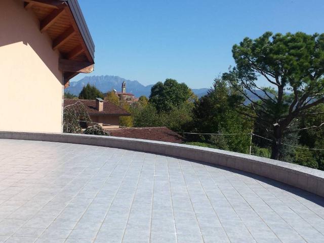 Villa Indipendente in vendita a Cassina Mariaga, Erba