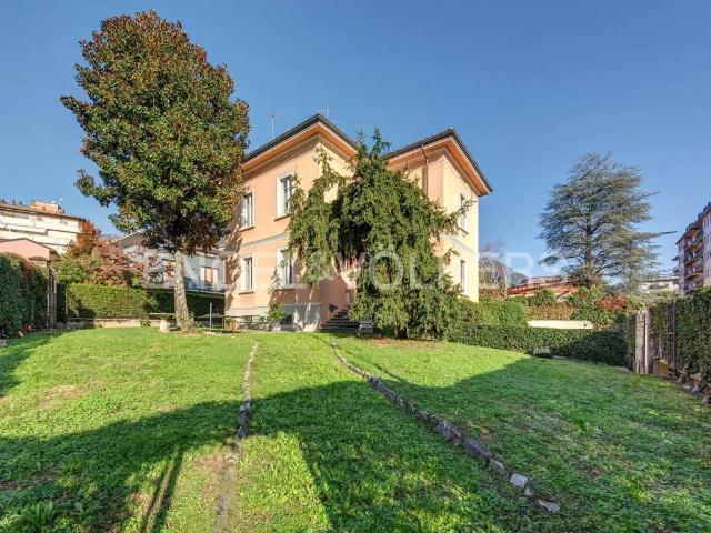 Villa Indipendente in vendita a Carpesino, Erba