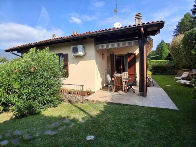 Villa Indipendente in vendita a Cassina Mariaga, Erba