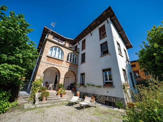 Villa Indipendente in vendita a Cassina Mariaga, Erba