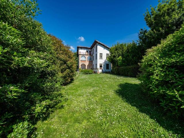 Villa Indipendente in vendita a Cassina Mariaga, Erba