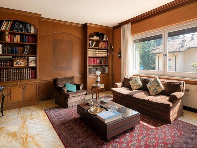 Villa Indipendente in vendita a Carpesino, Erba
