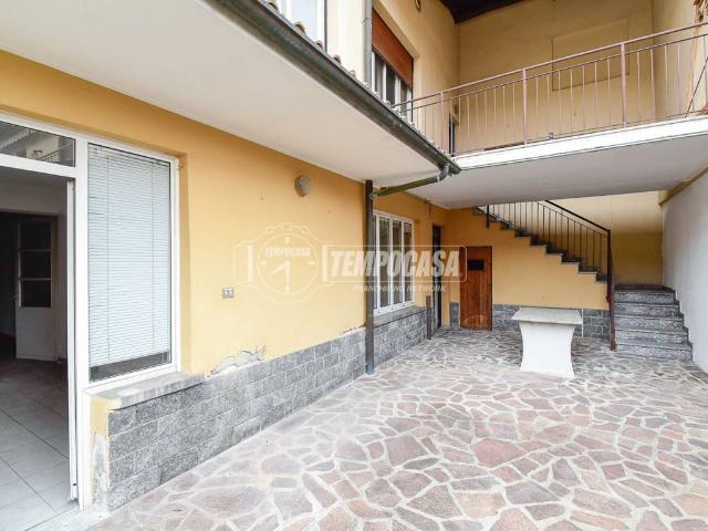 Villa Indipendente in vendita a Crevenna, Erba