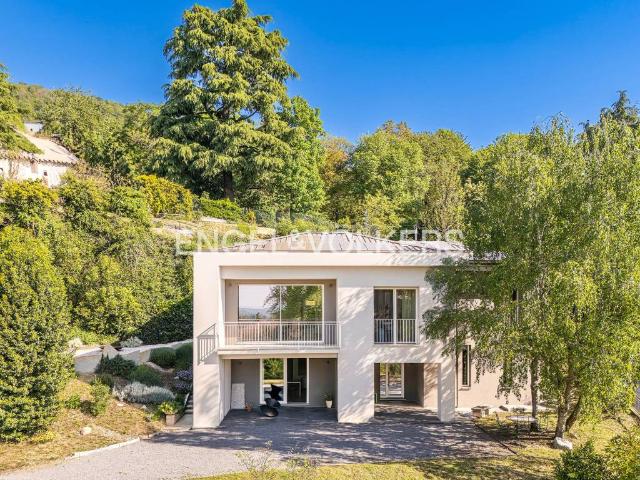 Villa Indipendente in vendita a Buccinigo, Erba