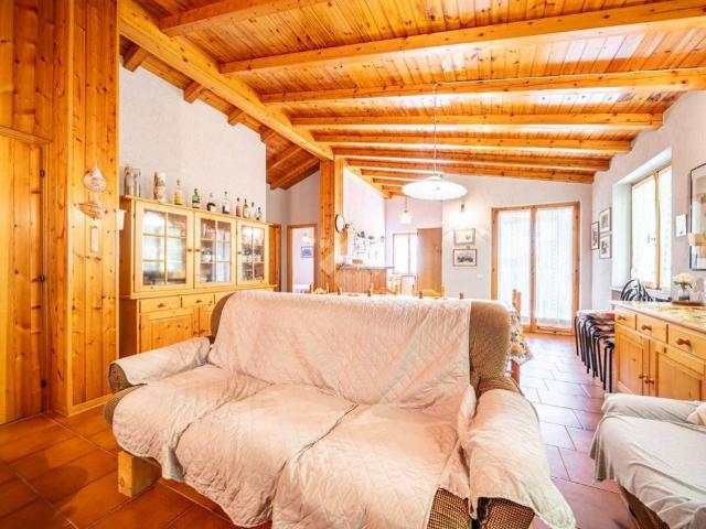 Villa Indipendente in vendita a Erbezzo, Veneto
