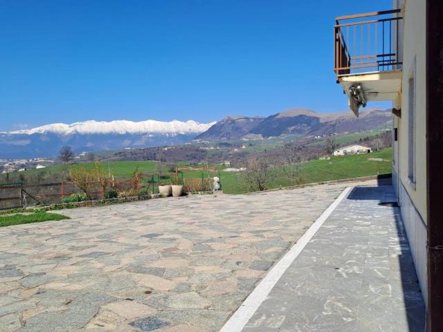 Villa Indipendente in vendita a Erbezzo, Veneto