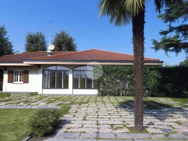 Villa Indipendente in vendita a Erbusco, Lombardia