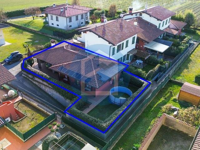 Villa Indipendente in vendita a Erbusco, Lombardia
