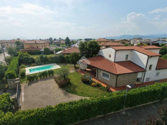 Villa Indipendente in vendita a Erbusco, Lombardia