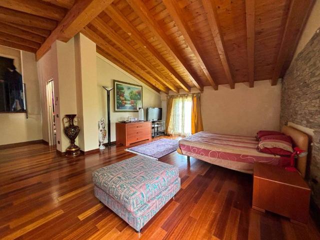 Villa Indipendente in vendita a Erbusco, Lombardia