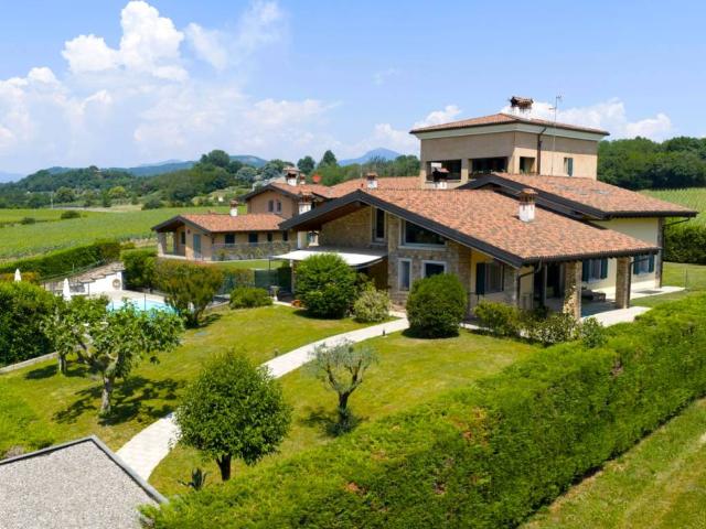 Villa Indipendente in vendita a Villa, Erbusco